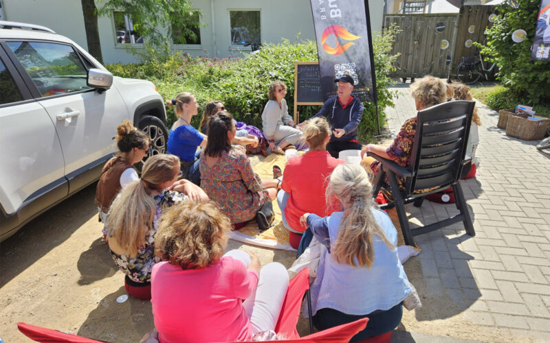 Uitleg over zingeving en spiritualiteit door medewerker van de Burn-Out Brandweer, Ron Malestein. Deze sessie ging over het managen van energie en luisteren naar je gevoel. Door middel van coaching, workshops en trainingen werken wij aan een mentaal en fysiek gezondere mens. Uitleg over zingeving en spiritualiteit door medewerker van de Burn-Out Brandweer, Ron Malestein. Deze sessie ging over het managen van energie en luisteren naar je gevoel. Door middel van coaching, workshops en trainingen werken wij aan een mentaal en fysiek gezondere mens.